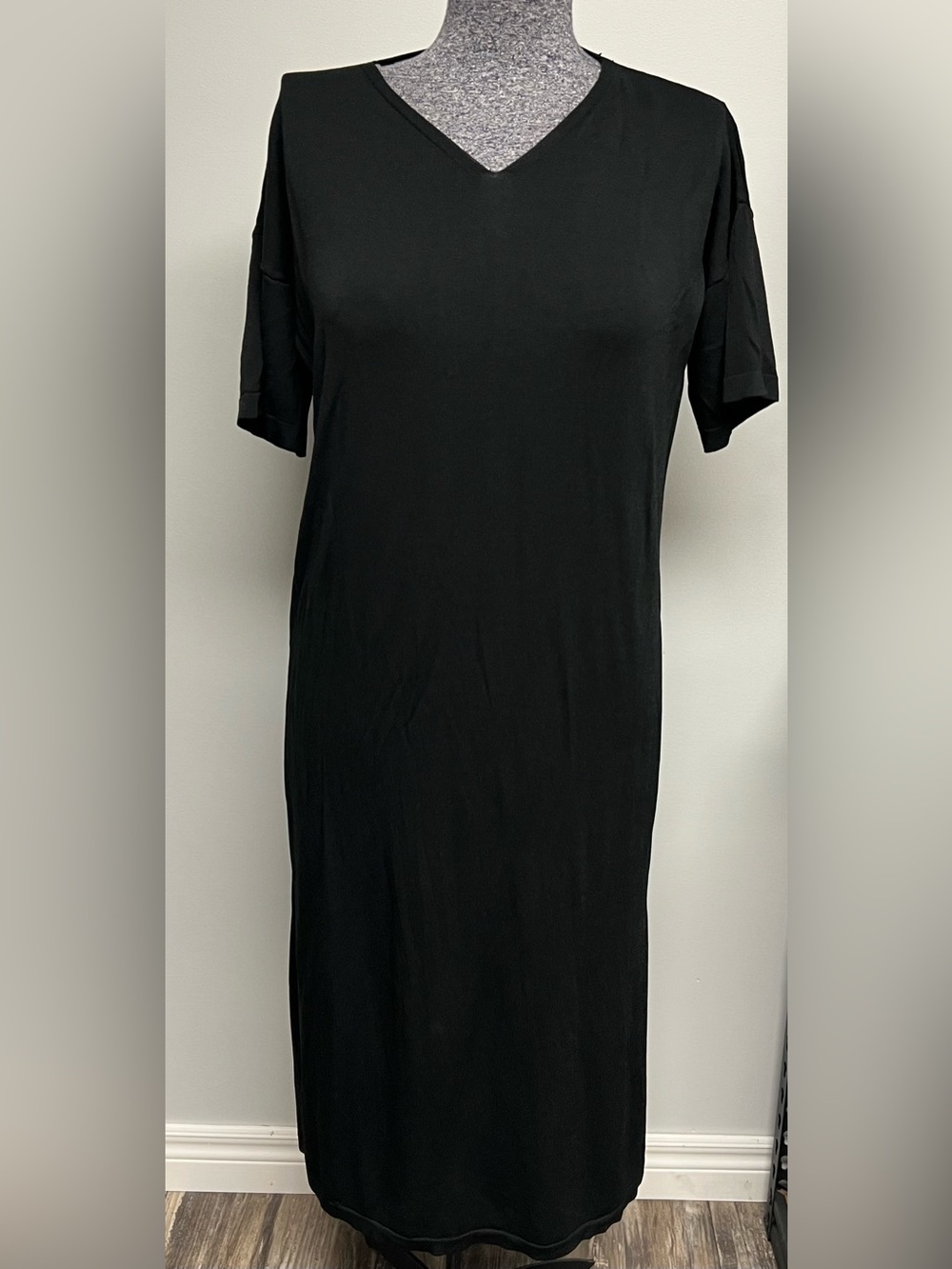 OAK + FORT Black Short-Sleeve Midi Dress